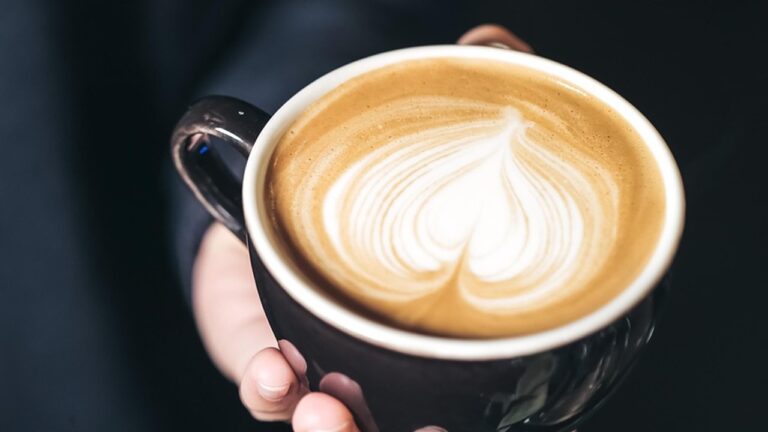 Tervetuloa viettämään afterwork-iltaa Porvoon Paahtimoon Porvoon Kokoomuksen seurassa pe 11.9. kello 18